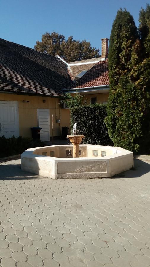 Hangulat Vendeghaz Apartmanok Орошхаза Экстерьер фото